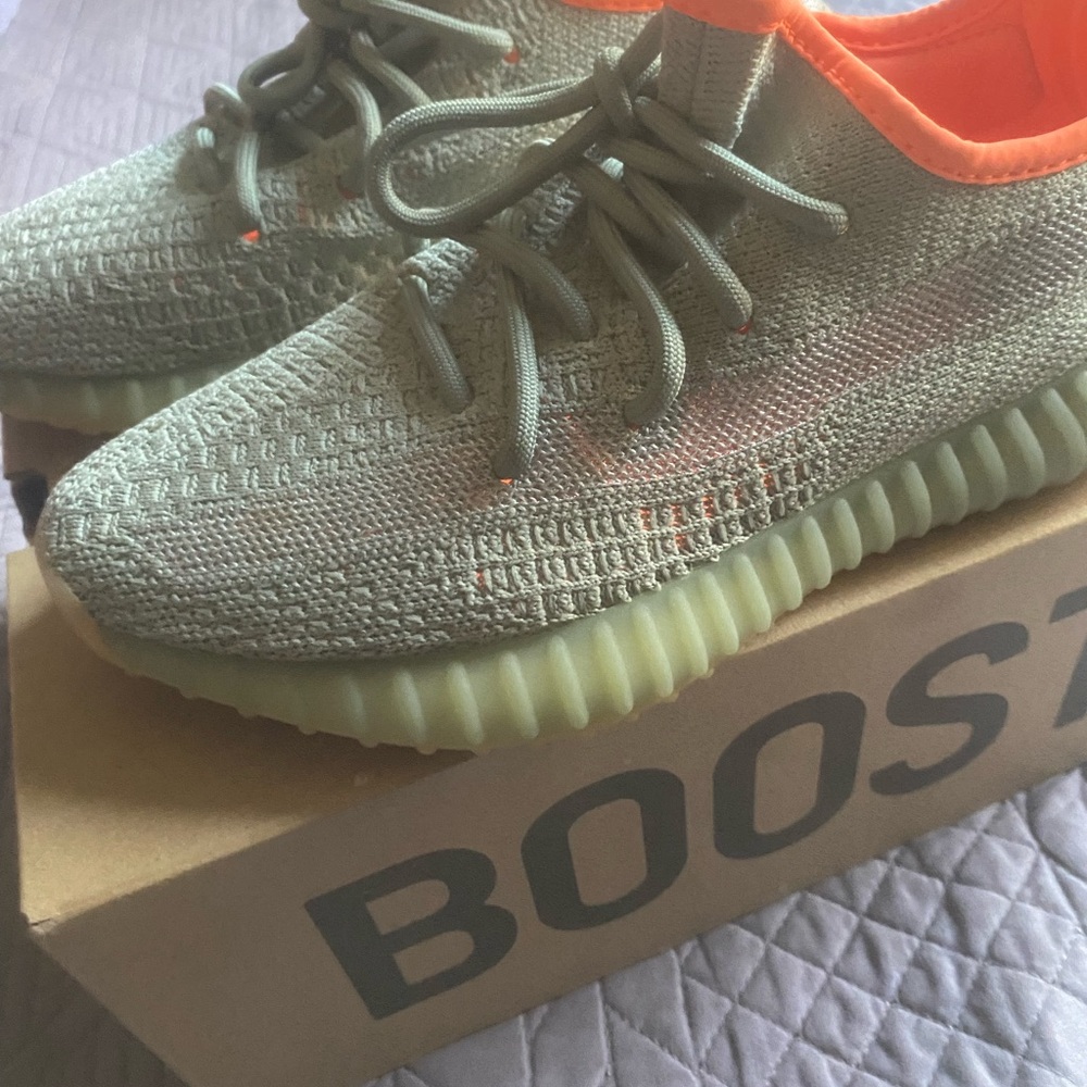 women's size 5.5 yeezy boost 350 v2 desert sage